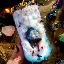 Load image into Gallery viewer, Stone of Wisdom Mini Spell Candle with Blue Calcite, Peacock Ore, &amp; Clear Quartz
