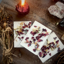Load image into Gallery viewer, Cottage Apple Shea Butter Soap
