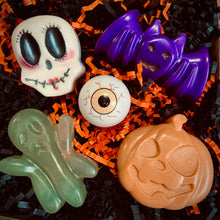 Load image into Gallery viewer, Pretty Skull Shea Butter Soap
