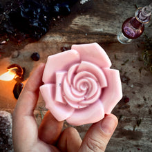 Load image into Gallery viewer, The Tale of Roses Self-Love Gift Set
